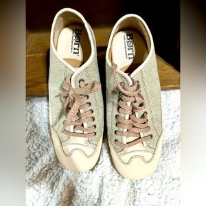 Awesome Born shoes.  Size 9.
